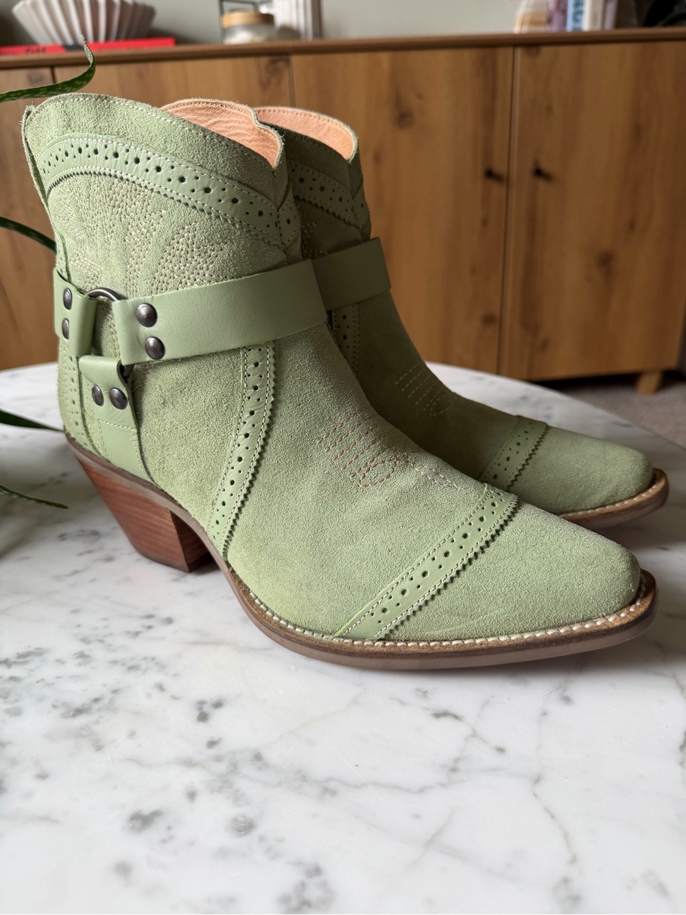 Dingo Gummy Bear Mint Suede Green Boots